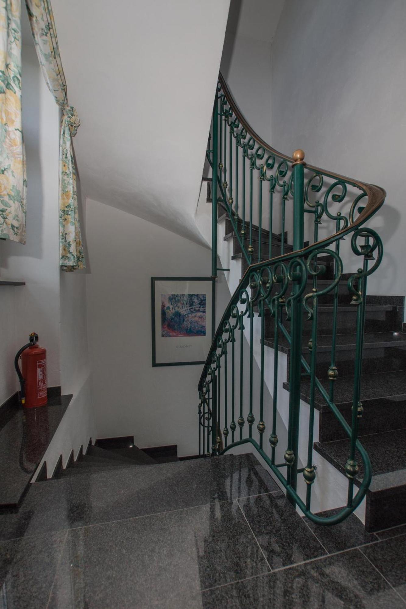 Moselland Hotel Im Enderttal Zum Onkel Willi Cochem Kültér fotó